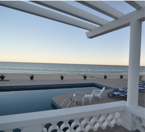 Pool overlooking the beach in san jose del cabo